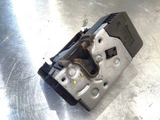 Замок двери передней правой, ориг. номер 13154792, Opel Corsa 2000-2003