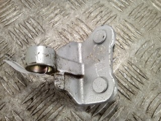 Петля двери Mercedes C W204 2007-2011