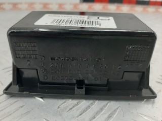 Пепельница, ориг. номер A2098100130, 2098100130, Mercedes CLK W209 2002-2005