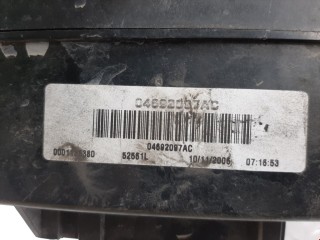 Блок предохранителей, ориг. номер 04692192AC, 04692097AC, Dodge Durango 2003-2006