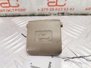 Ручка открывания капота, ориг. номер 53611AA010, Toyota Sienna 2006-2009