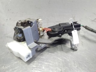Замок двери задней левой, ориг. номер 690600H011, Toyota Aygo 2005-2008