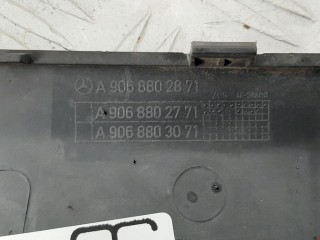 Ус под фонарь правый, ориг. номер A9068802771, Mercedes Sprinter 2006-2014