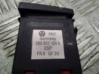 Кнопка антипробуксовочной системы (ABS/ESP), ориг. номер 3B0927134A, Volkswagen Passat 2000-2005