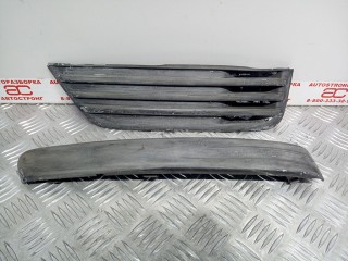 Заглушка (решетка) в бампер Ford Focus 2004-2008