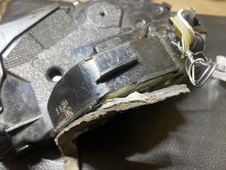 Замок двери передней правой, ориг. номер 690300D140, Toyota Yaris 2005-2009