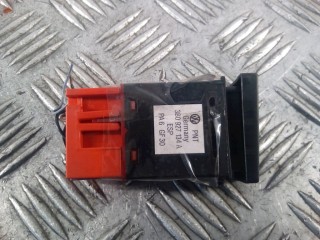 Кнопка антипробуксовочной системы (ABS/ESP), ориг. номер 3B0927134A, Volkswagen Passat 2000-2005