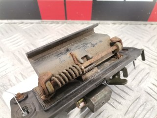 Ручка крышки багажника, ориг. номер 90606BU000, Nissan Almera Tino 2003-2006