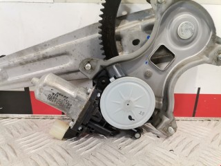 Стеклоподъемник электрический задний левый, ориг. номер 834031J010, Hyundai i20 2008-2012