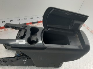 Подлокотник, ориг. номер 7591S9, Peugeot 3008 2009-2013