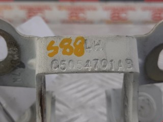 Петля крышки багажника, ориг. номер 05054701AB, Chrysler Pacifica 2003-2008