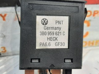 Кнопка подогрева заднего стекла, ориг. номер 3B0959621C, Volkswagen Passat 1996-2001