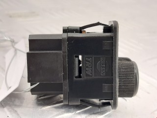Кнопка корректора фар, ориг. номер 2519070J00, Nissan Primera 1990-1997