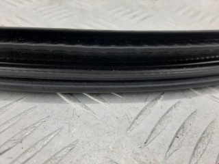 Уплотнитель, ориг. номер 76924CA012, Nissan Murano 2002-2008