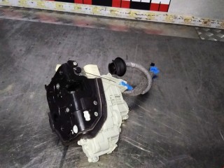 Замок двери передней левой, ориг. номер 8X1837015C, 8X2837015B, Audi A3 2016-2020