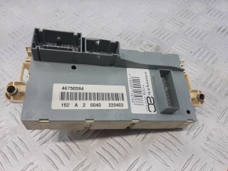 Блок предохранителей, ориг. номер 46750594, 3Y9DT817D, Fiat Stilo 2001-2004