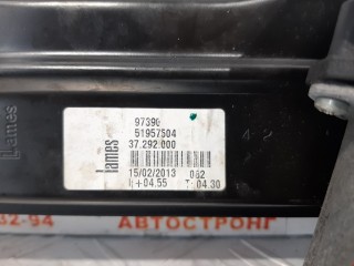 Стеклоподъемник передний левый, ориг. номер 51980518, 51957504, Fiat 500L 2012-2017