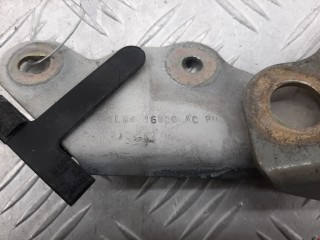 Петля капота правая, ориг. номер 7L8Z16796A, YL8416800AC, Ford Escape 2000-2004