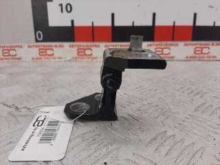 Петля двери задней правой Volkswagen Golf 2003-2009