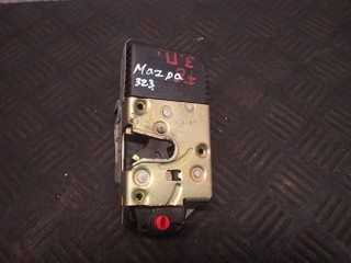 Замок двери задней правой, ориг. номер BL2A72310A, Mazda 323 2001-2003