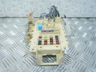 Блок предохранителей, ориг. номер 8273252020, Toyota Yaris 1999-2003