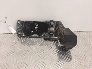 Кронштейн радиатора BMW 3 E90/E91/E92/E93 2004-2008