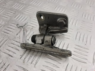 Петля двери Mercedes B W245 2005-2008