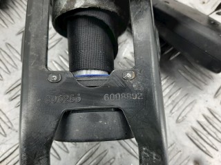 Ремень безопасности передний правый, ориг. номер 31320495, 6841782, Volvo V50 2003-2007