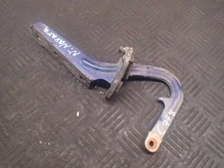 Петля капота правая, ориг. номер 654002S400, Nissan Navara 2001-2007