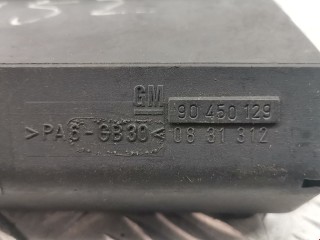 Блок предохранителей, ориг. номер 90450129, Opel Astra 1994-2002