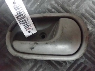 Ручка внутренняя передняя правая Mazda Demio 1999-2003