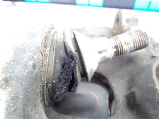 Кулак поворотный правый, ориг. номер A2513301320, Mercedes R 2005-2007
