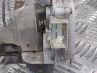 Замок двери передней правой, ориг. номер MR137646, Mitsubishi Galant 1992-1997
