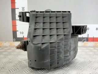 Корпус воздушного фильтра Audi A4 1994-1997