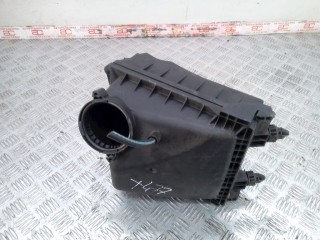 Корпус воздушного фильтра Audi A4 2000-2006