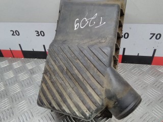 Корпус воздушного фильтра, ориг. номер 357129607, Volkswagen Passat 1988-1997