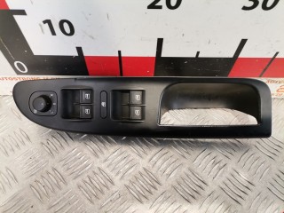 Блок управления стеклоподъемниками Volkswagen Passat 2005-2010