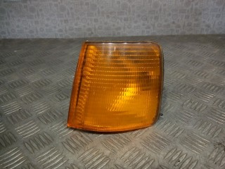 Поворотник левый Volkswagen Passat 1988-1997