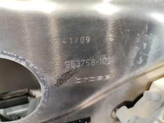 Стеклоподъемник передний правый, ориг. номер A2048200242, A2127201679, Mercedes C W204 2007-2011