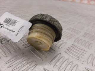 Крышка топливного бака, ориг. номер F04442250A, Mazda 626 1997-1999
