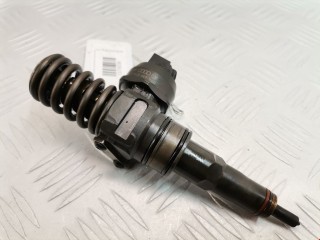 Форсунка Volkswagen Passat 2005-2010