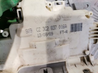 Замок двери передней правой, ориг. номер 3C2837016A, Volkswagen Passat 2005-2010