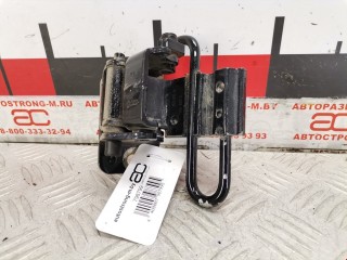 Петля двери Audi A4 2000-2006