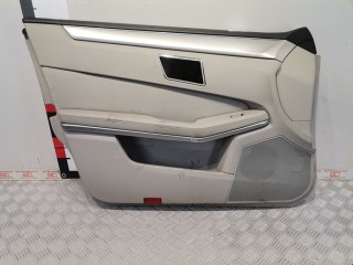 Обшивка двери передней левой (дверная карта) Mercedes E W212 2009-2013