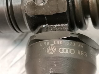 Форсунка, ориг. номер 038130073AG, 0414720215, Volkswagen Passat 2005-2010