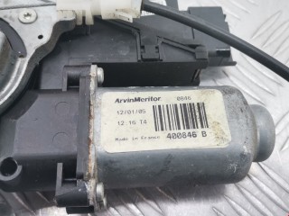 Стеклоподъемник передний правый, ориг. номер 80700EB30C, Nissan Pathfinder 2004-2010