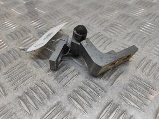 Петля двери задней правой Volkswagen Passat 2000-2005