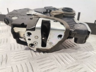 Замок двери передней правой, ориг. номер 6903002250, Toyota Avensis 2008-2011