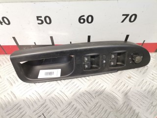 Блок управления стеклоподъемниками Volkswagen Passat 2005-2010