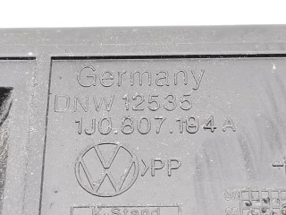 Кронштейн крепления бампера переднего, ориг. номер 1J0807194A, Volkswagen Golf 1991-2000